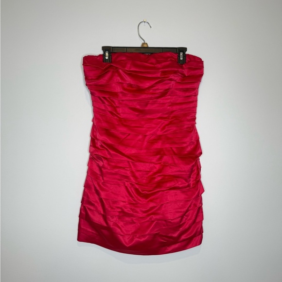 Express Ruched Red Strapless Tube Dress - Picture 3 of 7